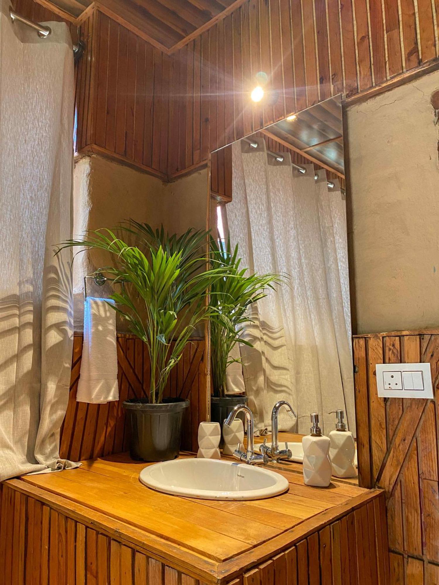 Whoopers Boutique Resort Jibhi Zewnętrze zdjęcie
